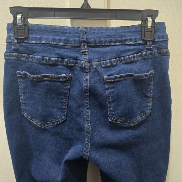 Vintage-Style Dark Wash Flare Jeans - Picture 8 of 12